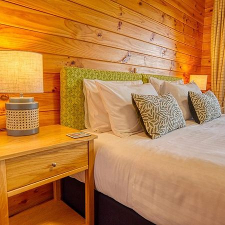 Paparoa Beach Hideaway With Hot Tub Barrytown Exteriér fotografie