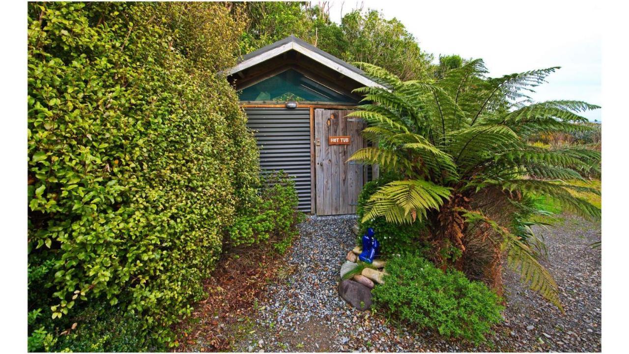 Paparoa Beach Hideaway With Hot Tub Barrytown Exteriér fotografie