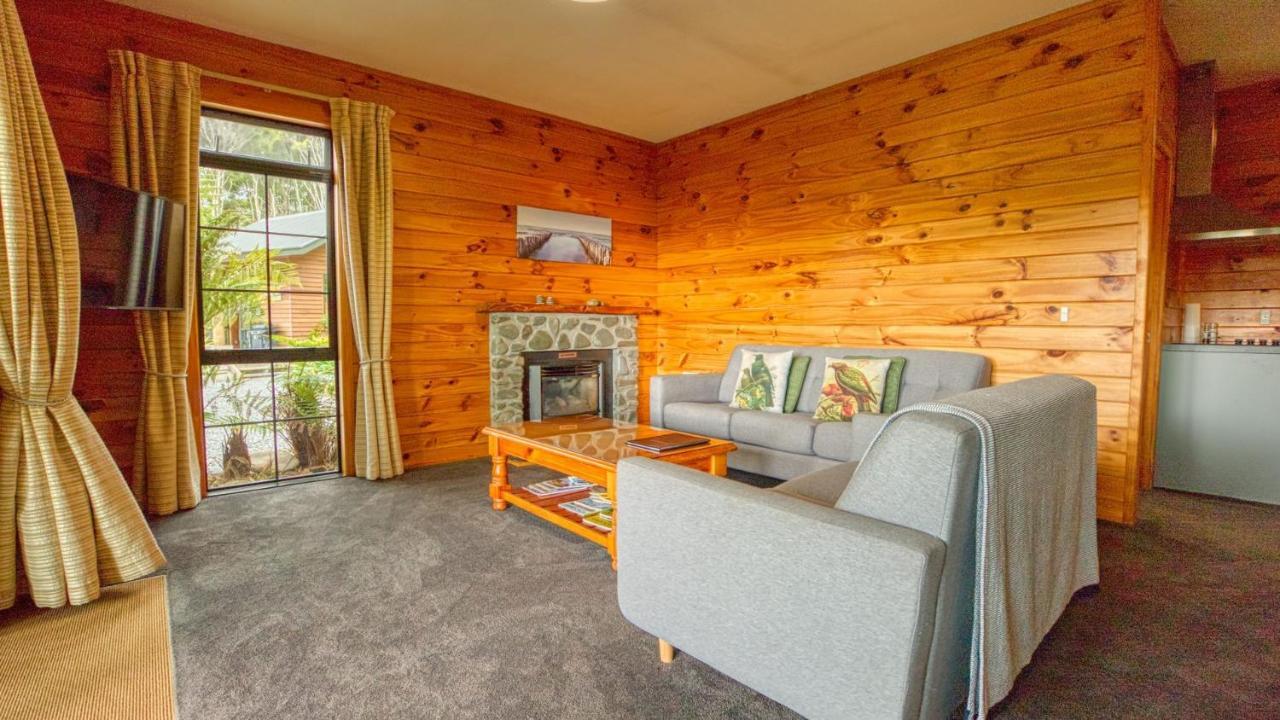 Paparoa Beach Hideaway With Hot Tub Barrytown Exteriér fotografie