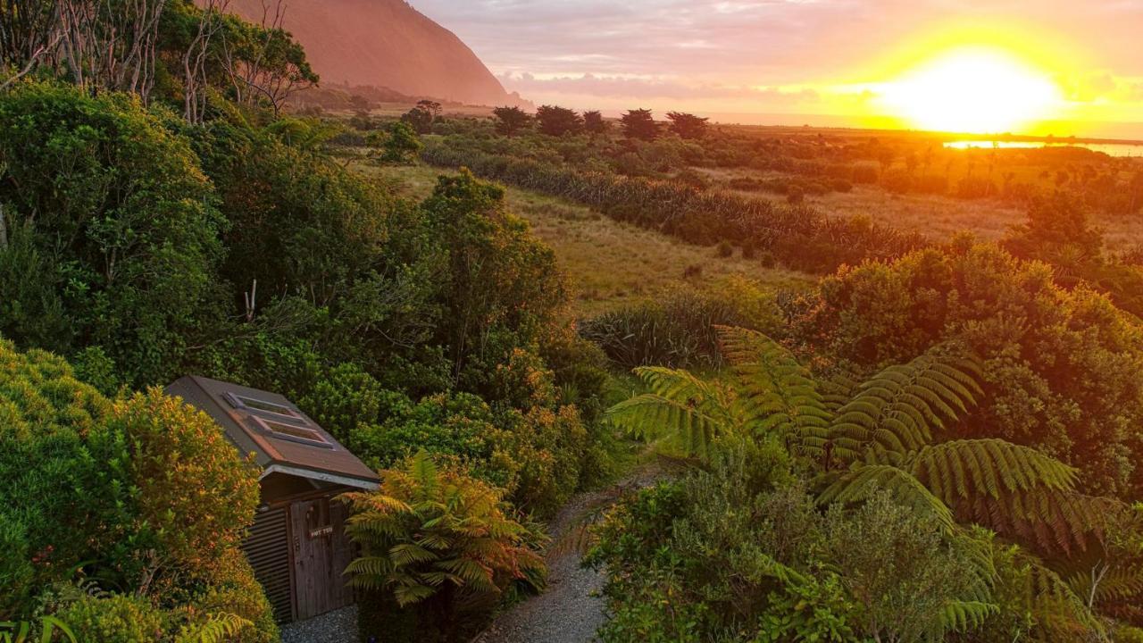 Paparoa Beach Hideaway With Hot Tub Barrytown Exteriér fotografie