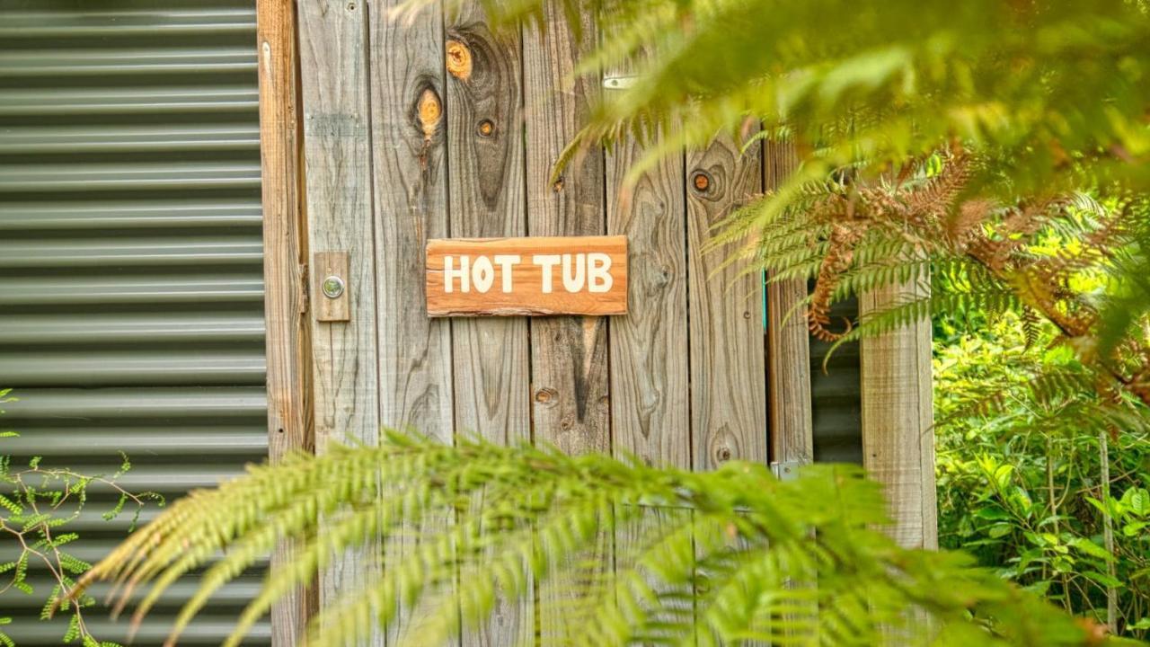 Paparoa Beach Hideaway With Hot Tub Barrytown Exteriér fotografie