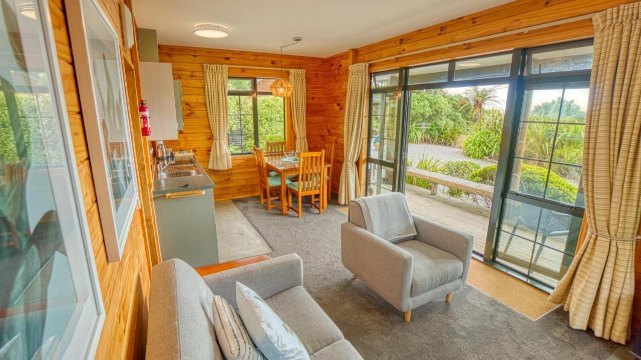 Paparoa Beach Hideaway With Hot Tub Barrytown Exteriér fotografie