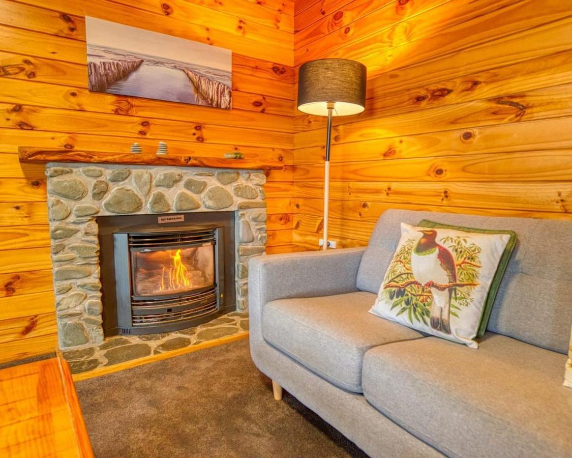 Paparoa Beach Hideaway With Hot Tub Barrytown Exteriér fotografie