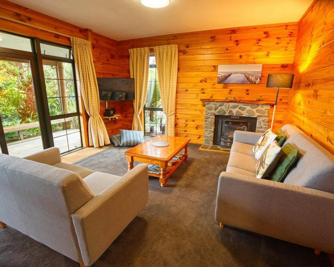 Paparoa Beach Hideaway With Hot Tub Barrytown Exteriér fotografie