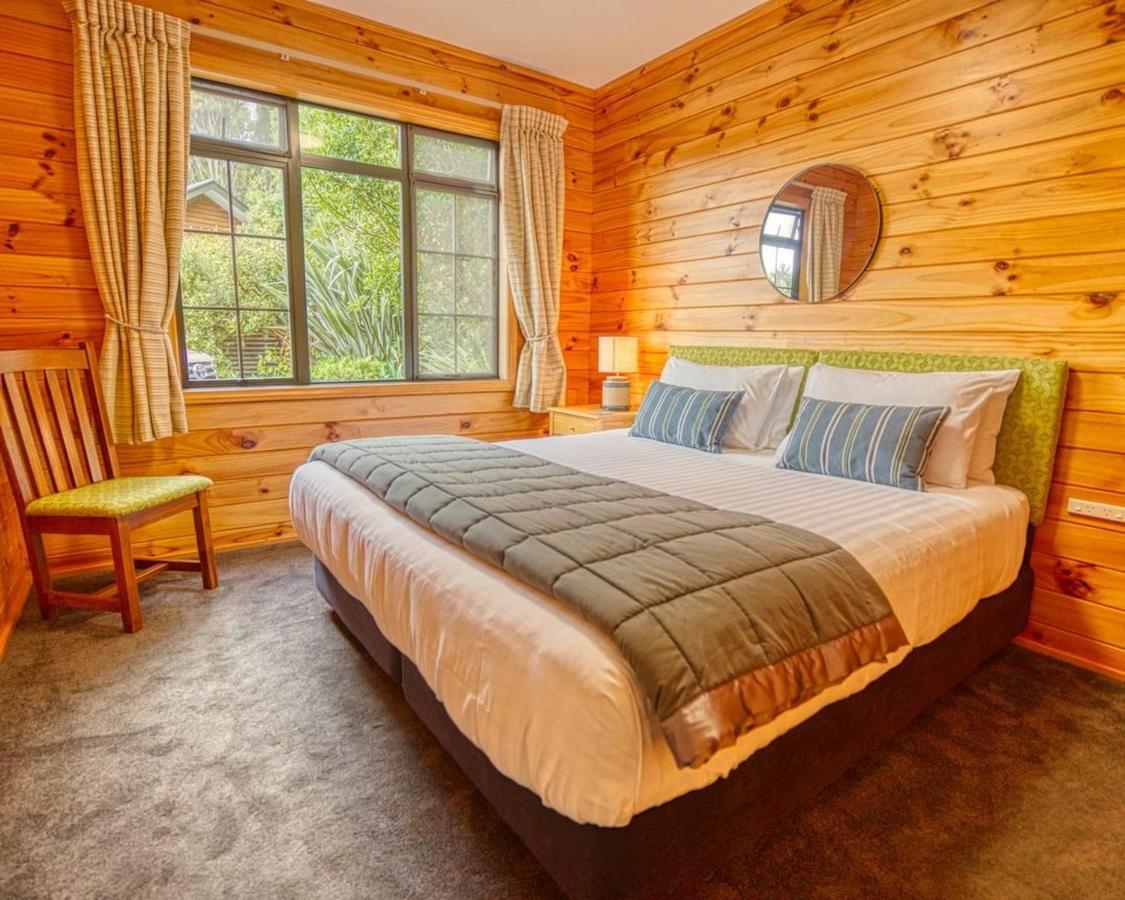 Paparoa Beach Hideaway With Hot Tub Barrytown Exteriér fotografie