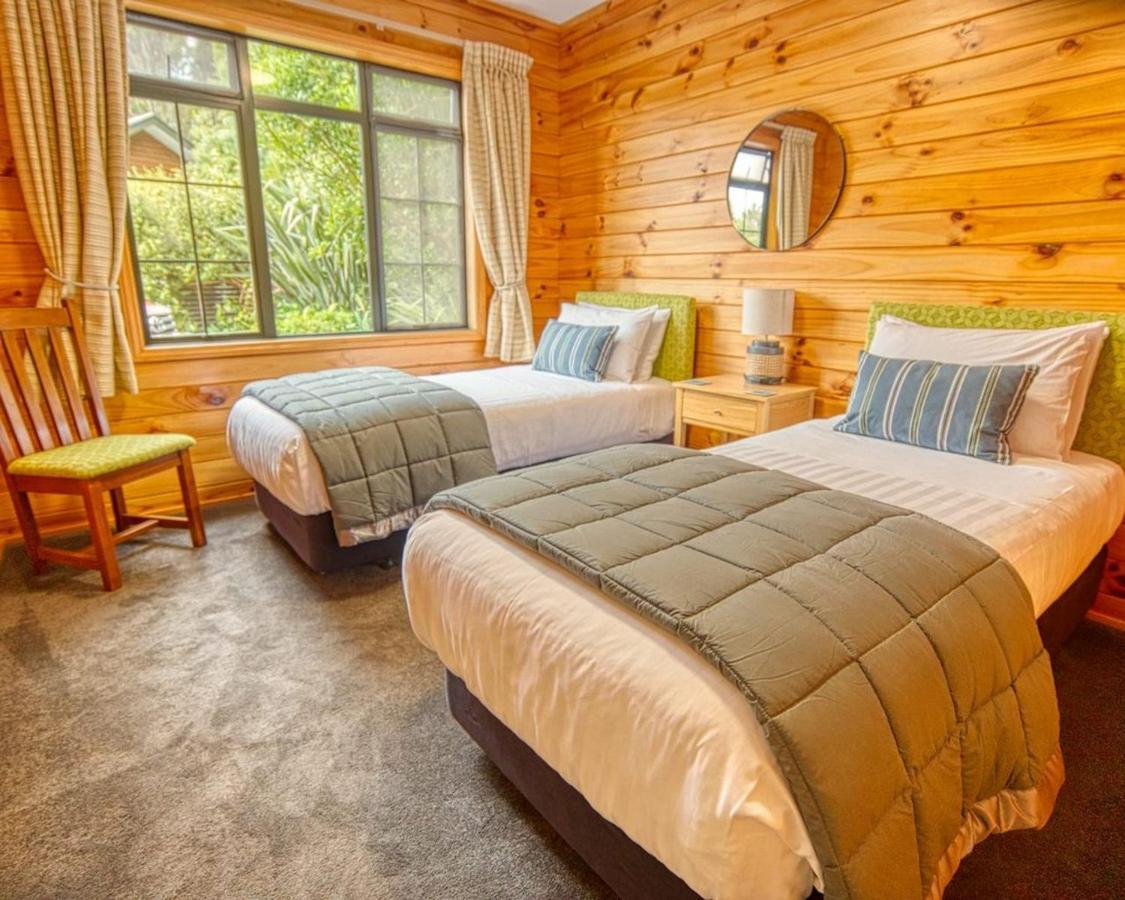 Paparoa Beach Hideaway With Hot Tub Barrytown Exteriér fotografie