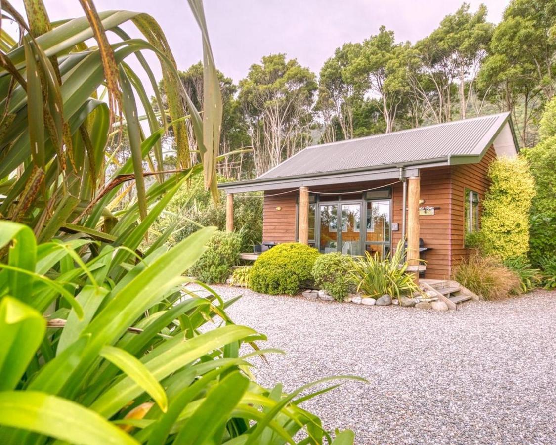 Paparoa Beach Hideaway With Hot Tub Barrytown Exteriér fotografie
