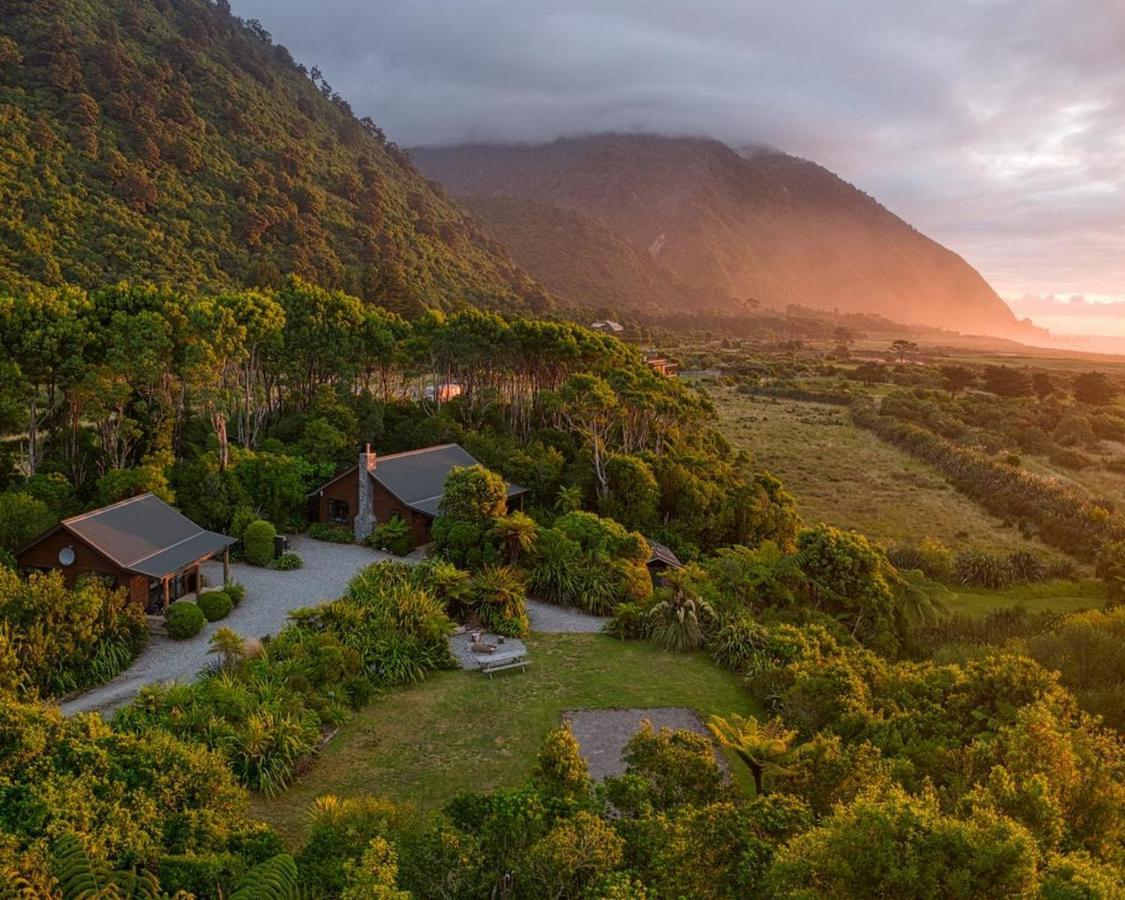 Paparoa Beach Hideaway With Hot Tub Barrytown Exteriér fotografie